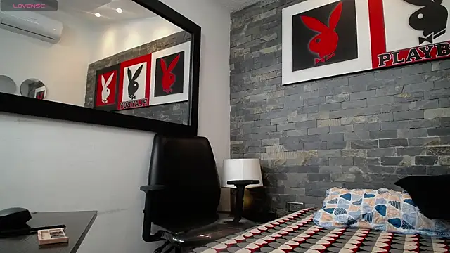 Snapshot of dayadubey_ chatting on December 2, 2025, 10:06 am dayadubey online show from December 2, 2025, 10:06 am