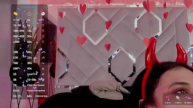Snapshot of Sara_Foxx1 chatting on February 14, 2025, 1:13 am Sara Foxx1 online show from February 14, 2025, 1:13 am
