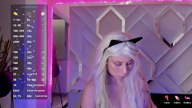 Snapshot of Sara_Foxx1 chatting on September 14, 2025, 8:31 pm Sara Foxx1 online show from September 14, 2025, 8:31 pm