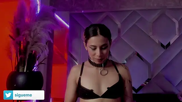 Sara Foxx1 online show from December 1, 2025, 8:53 pm