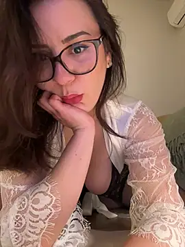 Its Jade online show from April 13, 2026, 3:16 pm