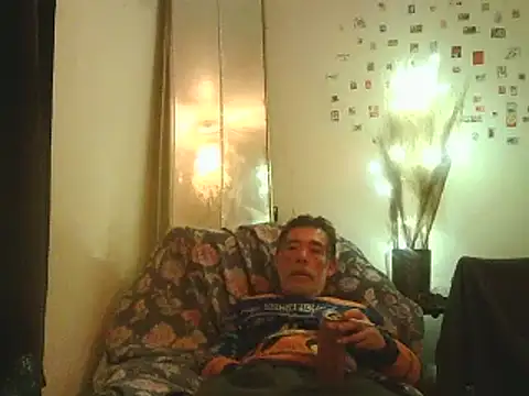 Snapshot of DaddyQuimHot chatting on February 8, 2025, 6:55 pm DaddyQuimHot online show from February 8, 2025, 6:55 pm