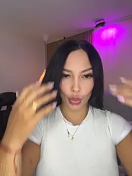 Dakota diaz  online show from May 21, 2026, 7:33 pm