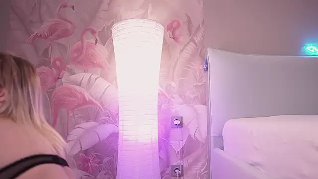 NinaMint online show from February 20, 2026, 6:43 pm