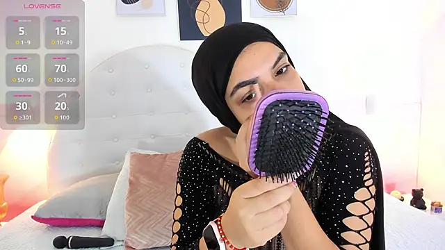 Snapshot of Umarani_ chatting on November 8, 2025, 11:36 am Umarani online show from November 8, 2025, 11:36 am