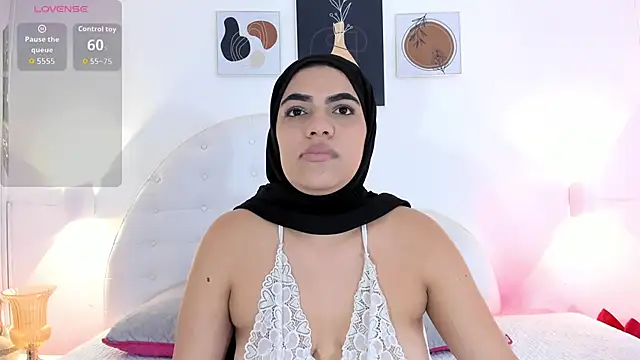 Snapshot of Umarani_ chatting on November 21, 2025, 7:02 pm Umarani online show from November 21, 2025, 7:02 pm