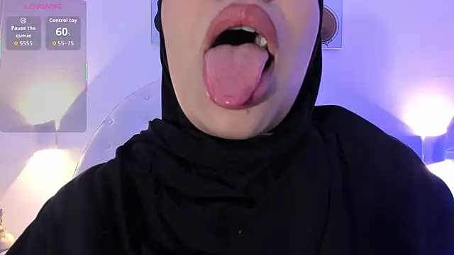 Snapshot of Umarani_ chatting on September 9, 2025, 2:04 pm Umarani online show from September 9, 2025, 2:04 pm
