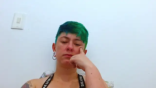 Snapshot of tomboyblue chatting on February 5, 2026, 3:30 pm tomboyblue online show from February 5, 2026, 3:30 pm