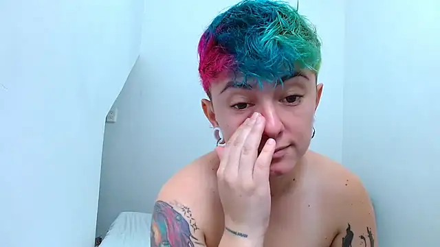 tomboyblue online show from November 7, 2025, 3:49 pm