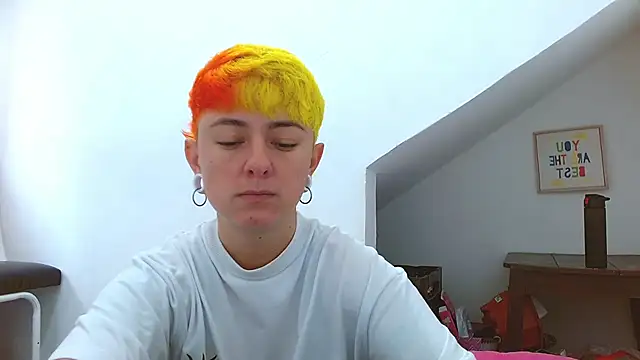 Snapshot of tomboyblue chatting on December 21, 2025, 3:14 pm tomboyblue online show from December 21, 2025, 3:14 pm