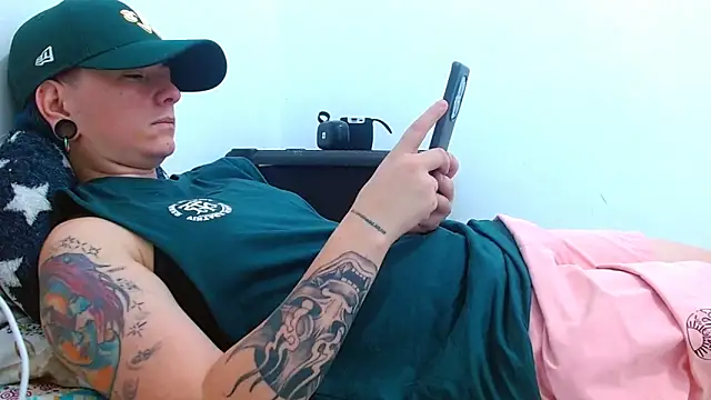 Snapshot of tomboyblue chatting on March 31, 2026, 9:28 pm tomboyblue online show from March 31, 2026, 9:28 pm