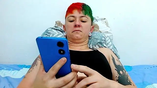 Snapshot of tomboyblue chatting on January 11, 2026, 12:45 pm tomboyblue online show from January 11, 2026, 12:45 pm