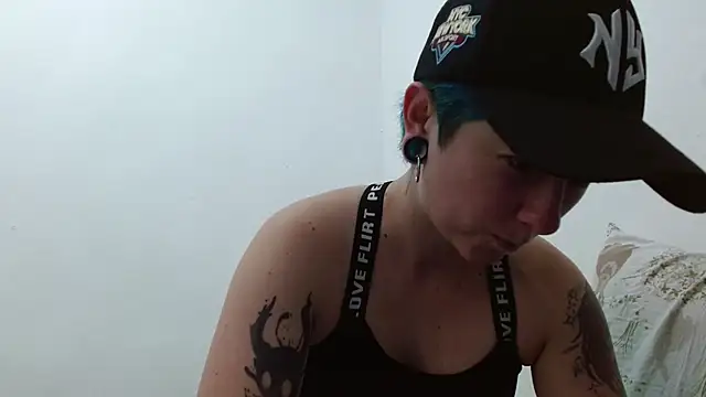 Snapshot of tomboyblue chatting on March 12, 2026, 4:22 pm tomboyblue online show from March 12, 2026, 4:22 pm