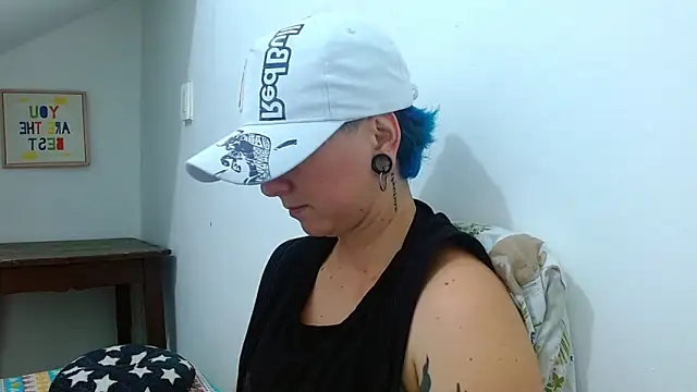 Snapshot of tomboyblue chatting on March 27, 2026, 11:38 pm tomboyblue online show from March 27, 2026, 11:38 pm