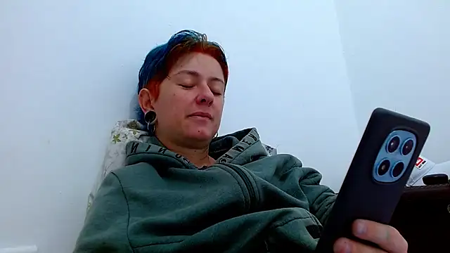 Snapshot of tomboyblue chatting on March 17, 2026, 4:54 pm tomboyblue online show from March 17, 2026, 4:54 pm