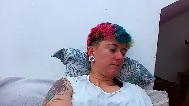 tomboyblue online show from October 24, 2025, 4:39 pm