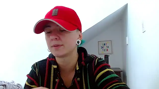 Snapshot of tomboyblue chatting on December 16, 2025, 3:05 pm tomboyblue online show from December 16, 2025, 3:05 pm