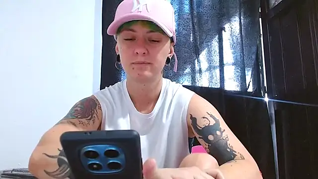 Snapshot of tomboyblue chatting on April 11, 2026, 6:55 pm tomboyblue online show from April 11, 2026, 6:55 pm