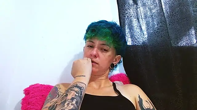 Snapshot of tomboyblue chatting on April 15, 2026, 7:29 pm tomboyblue online show from April 15, 2026, 7:29 pm