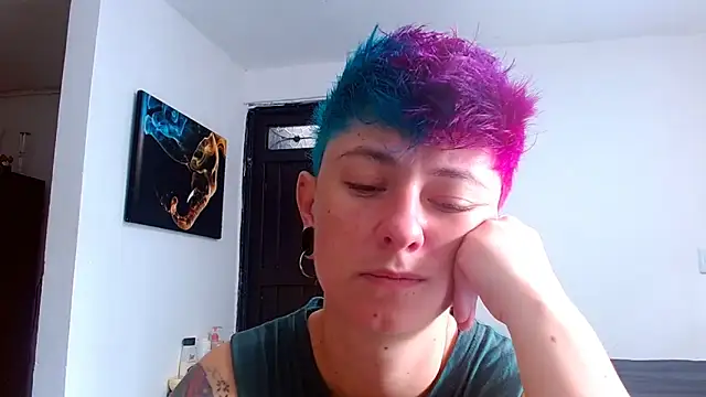 tomboyblue online show from May 21, 2026, 6:05 pm