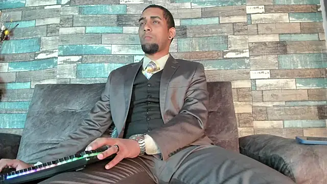 Snapshot of Paolo_johnson chatting on November 21, 2025, 11:53 am Paolo johnson online show from November 21, 2025, 11:53 am