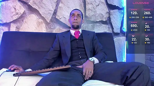 Snapshot of Paolo_johnson chatting on November 10, 2025, 11:48 am Paolo johnson online show from November 10, 2025, 11:48 am