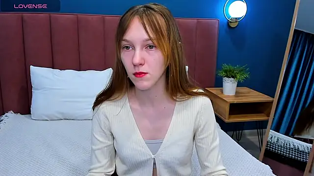 Snapshot of VanillaKelly chatting on February 26, 2025, 12:09 am VanillaKelly online show from February 26, 2025, 12:09 am