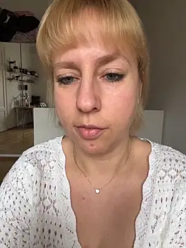 Snapshot of MariaValentine chatting on November 21, 2025, 9:30 am MariaValentine online show from November 21, 2025, 9:30 am