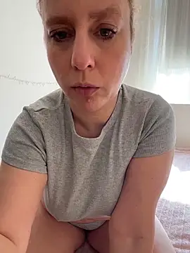 MariaValentine online show from February 27, 2026, 9:20 am