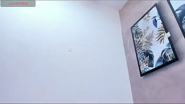 DahianaLincoln online show from November 4, 2025, 5:50 pm