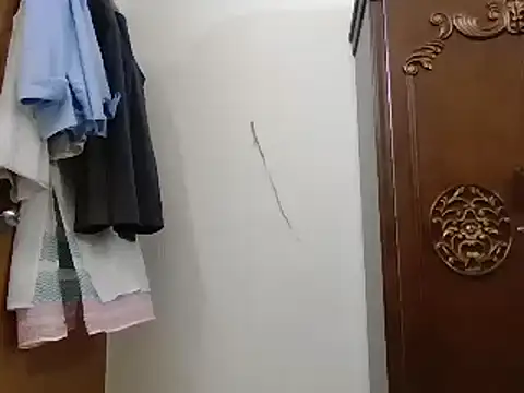 Snapshot of desiboyasif chatting on October 19, 2025, 4:43 pm desiboyasif online show from October 19, 2025, 4:43 pm