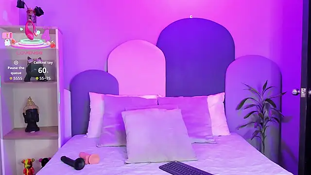 Snapshot of SophieGomez22 chatting on October 10, 2025, 11:33 am SophieGomez22 online show from October 10, 2025, 11:33 am