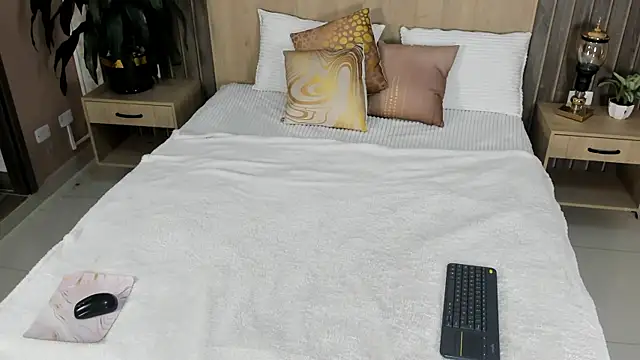 Snapshot of rebeca_cortez_ chatting on June 5, 2026, 7:41 pm rebeca cortez online show from June 5, 2026, 7:41 pm
