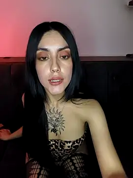 Snapshot of Mazikeen-- chatting on December 2, 2025, 10:33 pm Mazikeen-- online show from December 2, 2025, 10:33 pm