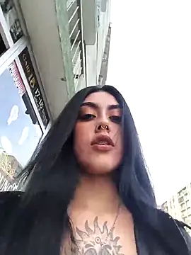 Snapshot of Mazikeen-- chatting on October 27, 2025, 10:22 pm Mazikeen-- online show from October 27, 2025, 10:22 pm