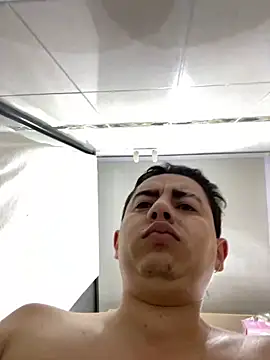 Snapshot of DanielGomez9 chatting on February 28, 2025, 12:31 pm DanielGomez9 online show from February 28, 2025, 12:31 pm