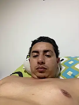 Snapshot of DanielGomez9 chatting on March 23, 2025, 3:32 am DanielGomez9 online show from March 23, 2025, 3:32 am