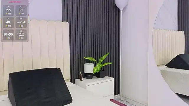 Madiee Rhea online show from March 23, 2026, 7:47 pm