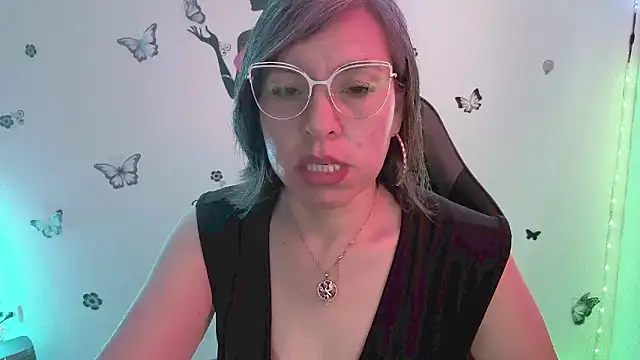 Lady breaks hearts online show from March 24, 2026, 12:38 pm