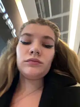 Snapshot of Holy_Tereza chatting on December 20, 2025, 3:59 pm Holy Tereza online show from December 20, 2025, 3:59 pm