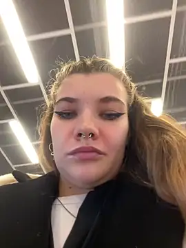 Snapshot of Holy_Tereza chatting on December 16, 2025, 3:05 pm Holy Tereza online show from December 16, 2025, 3:05 pm