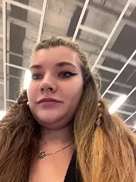 Snapshot of Holy_Tereza chatting on December 21, 2025, 3:36 pm Holy Tereza online show from December 21, 2025, 3:36 pm