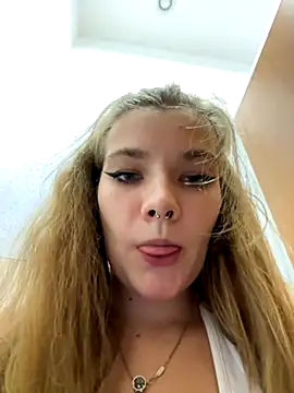 Holy Tereza online show from September 19, 2025, 3:38 pm