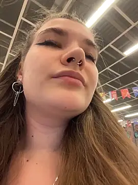 Snapshot of Holy_Tereza chatting on February 15, 2026, 3:44 pm Holy Tereza online show from February 15, 2026, 3:44 pm