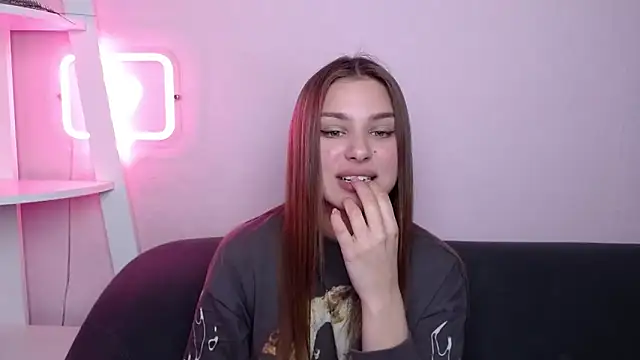 MilanaAngelAs online show from April 13, 2026, 7:40 pm