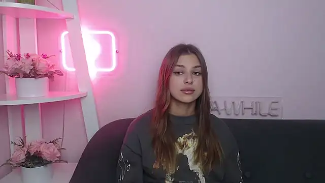 Snapshot of MilanaAngelAs chatting on October 26, 2025, 5:41 am MilanaAngelAs online show from October 26, 2025, 5:41 am