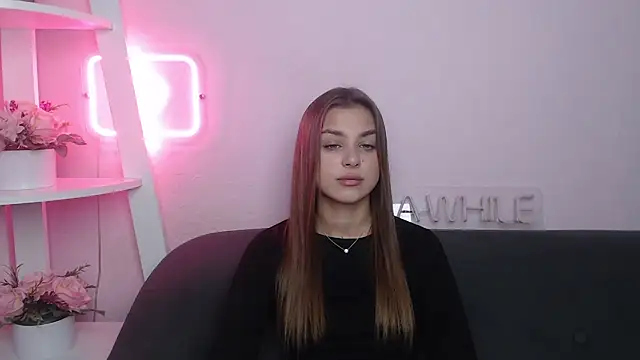 Snapshot of MilanaAngelAs chatting on November 17, 2025, 6:17 am MilanaAngelAs online show from November 17, 2025, 6:17 am