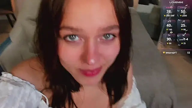 Addelin Moon online show from September 20, 2025, 10:26 pm