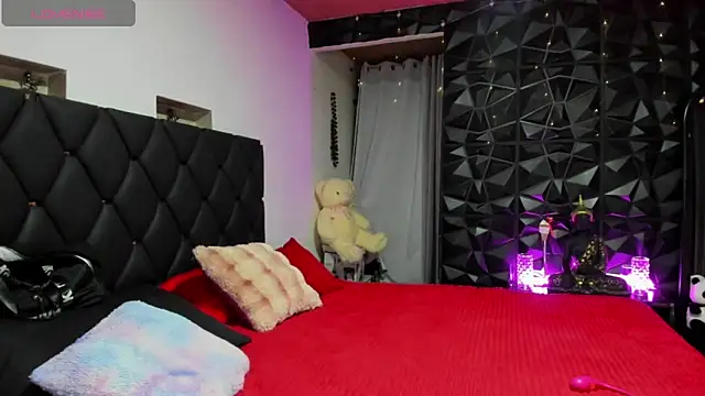 Snapshot of charlottemeyerr chatting on November 13, 2025, 8:24 pm charlottemeyerr online show from November 13, 2025, 8:24 pm