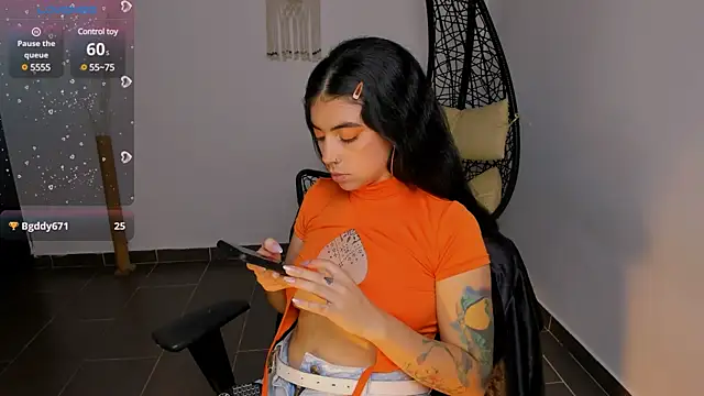 Nina-monroe online show from December 10, 2024, 2:59 am